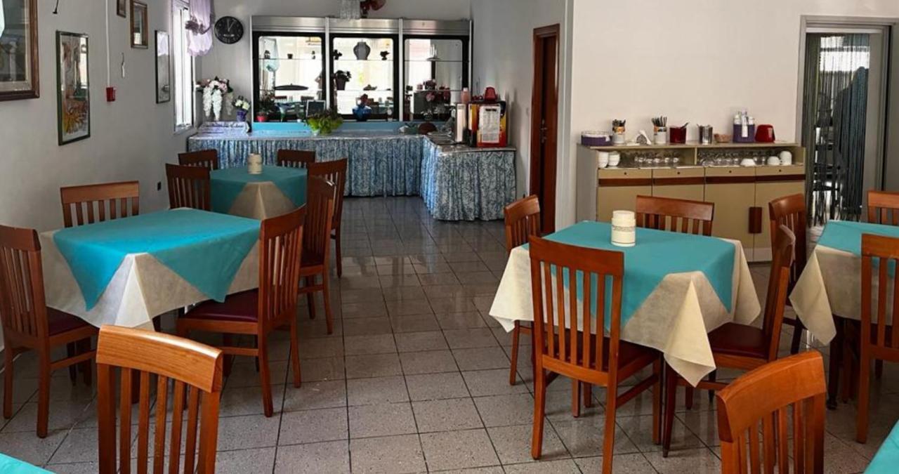 Due Gemelle Ξενοδοχείο Ρίμινι Εξωτερικό φωτογραφία